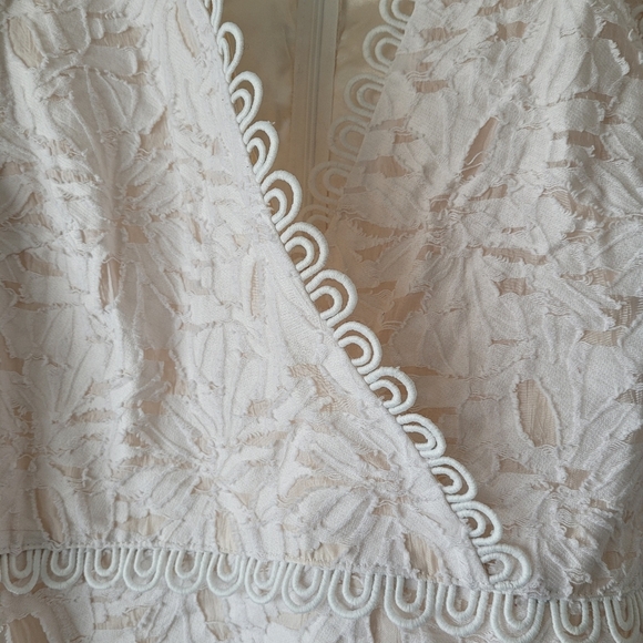 Just Me White Floral Crochet Dress Sz M - Picture 2 of 5